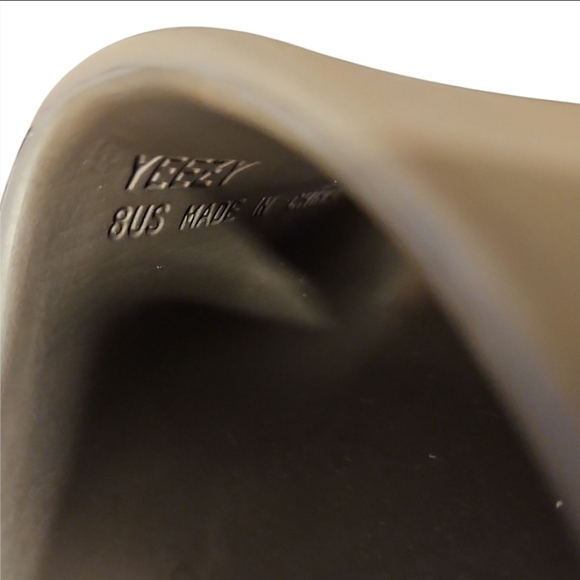 ADIDAS YEEZY | Rubber Slide Sandals in Dark Brown ~ Size US 8 NWOT - Picture 7 of 7